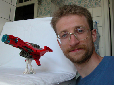 me-redscout.jpg (396274 byte)